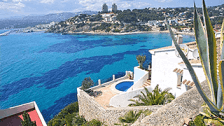 Villas with spectacular sea views in Moraira